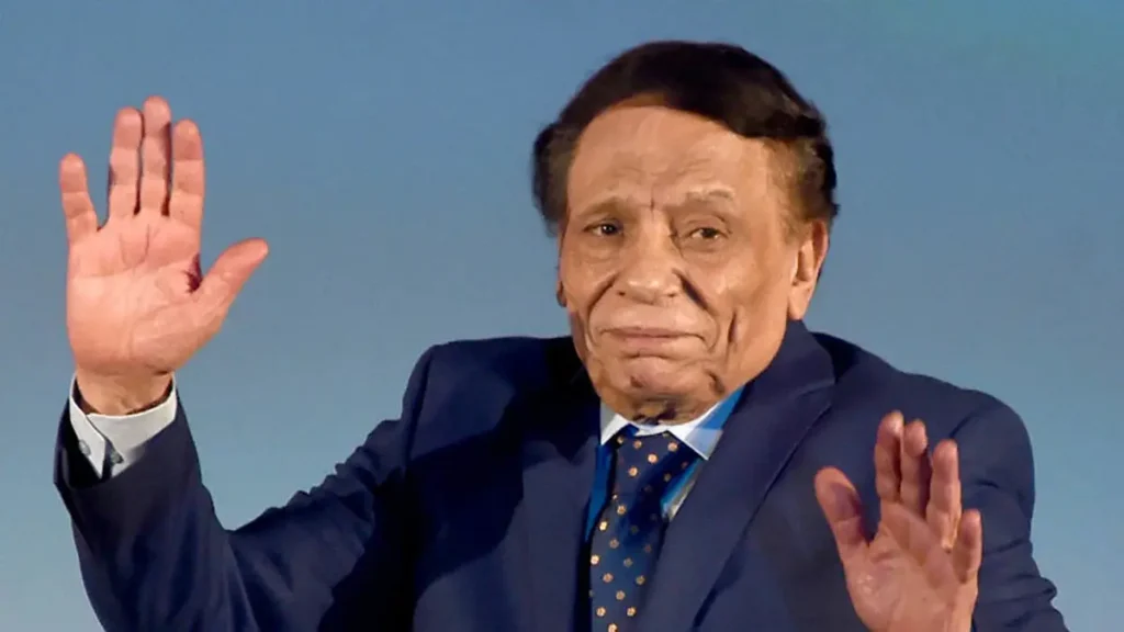 طول الممثل عادل امام